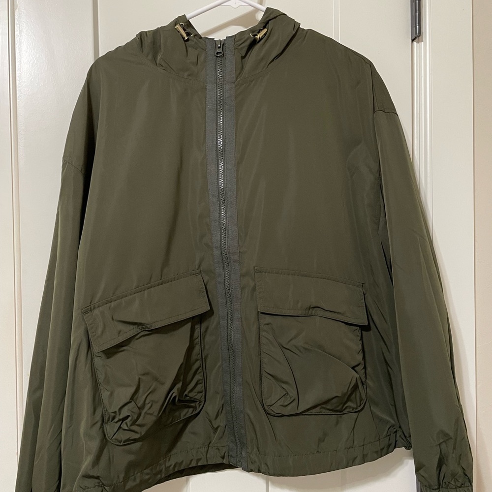 Old Navy Rain Jacket— NEVER WORN
